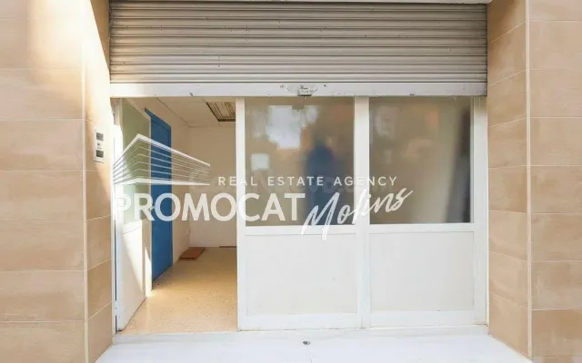 Local comercial en venta – Calle Sever Ochoa, Esplugues de L - foto 4