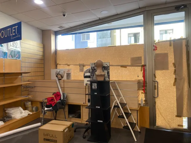 En venta o alquiler bajo comercial amplio y céntrico en Vill - foto 3