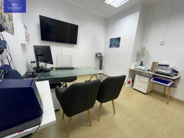 Se alquila local ideal para centro de salud. — 22
