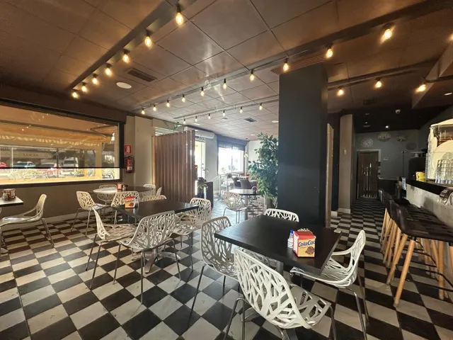 Negocio 140m² en alquiler - Club nautico — 9