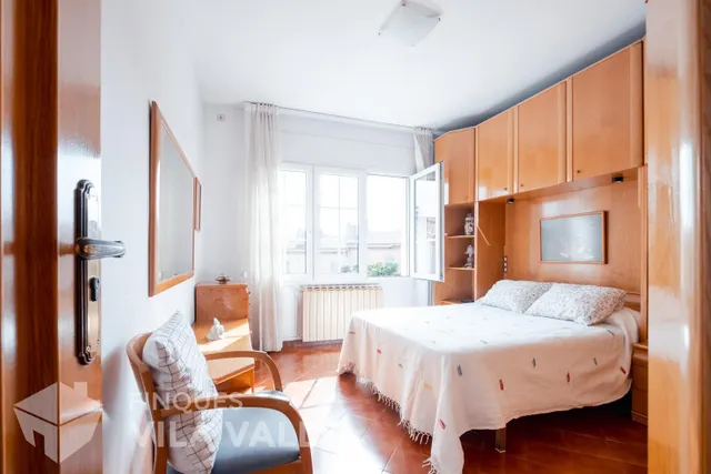 Casa con garaje para 5 coches, 2 terrazas y amplios espacios familiares — 29