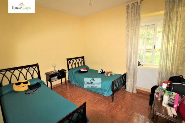 2 CASAS DE PIEDRA EN O CORGO — 23