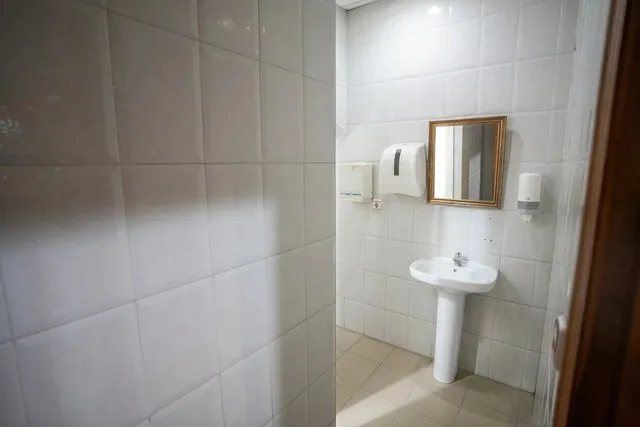 Local comercial de hostelería con gran terraza y salón de eventos en Guadiana. — 29