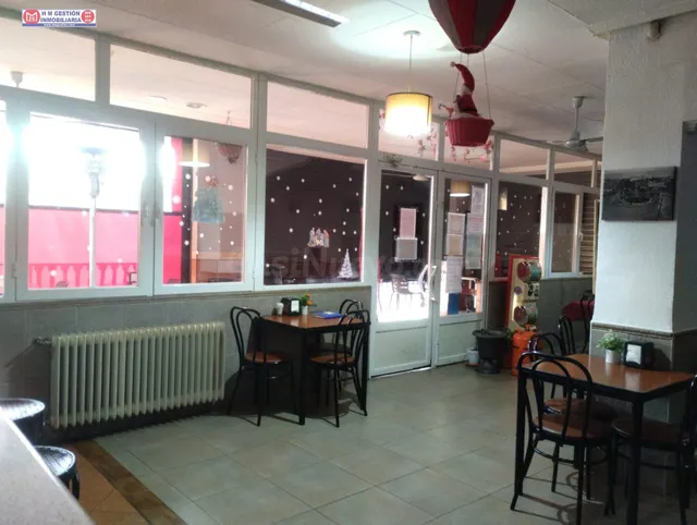 SE VENDE CAFETERIA Y VIVIENDA EN EL CENTRO DE PEDRO MUÑOZ(CI - foto 5