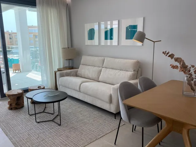Apartamento de dos dormitorios en primera línea de playa en  - foto 4
