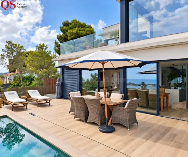 Villa contemporánea con piscina y vistas panorámicas al mar en Cunit — 2