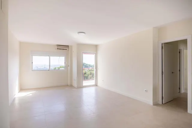 Piso reformado con espectaculares vistas de Sevilla, piscina y garaje doble en Mairena del Aljarafe — 27