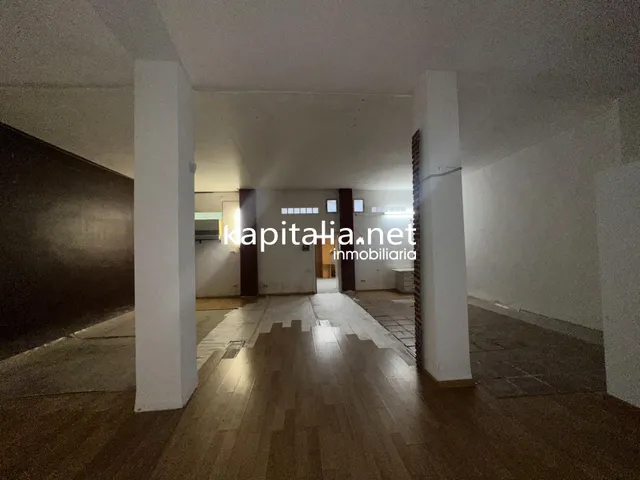LOCAL COMERCIAL EN AVENIDA PRINCIPAL DE ONTINYENT — 8