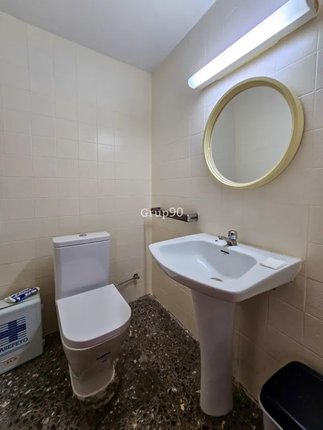 OFICINA EN VENTA EN LA ZONA ALTA DE LLEIDA — 12