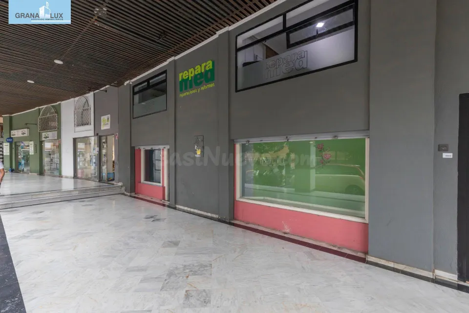 Local comercial en venta en calle agustina de aragón