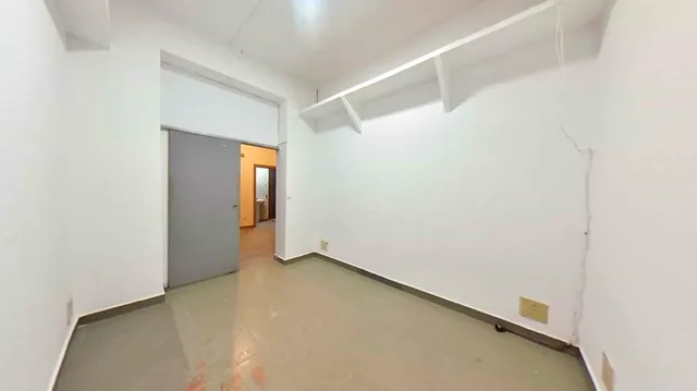 Local en venta en Calle de Schubert — 21