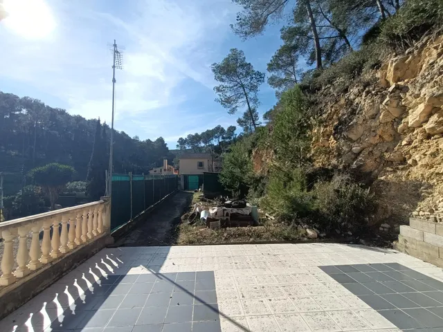 ¡Dos terrenos amplios y bien orientados! — 19