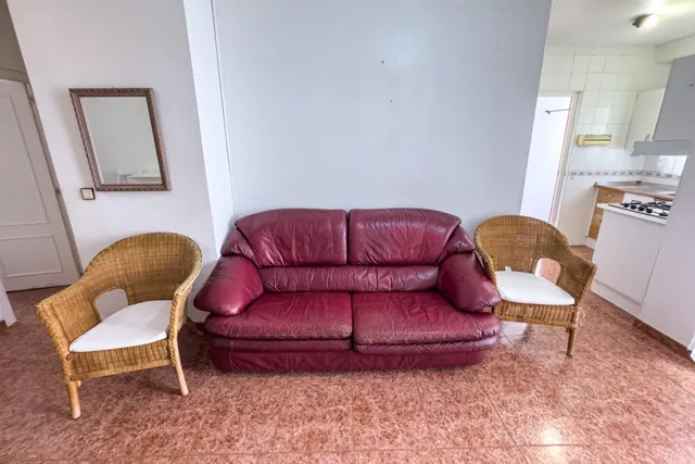 Piso en primera planta en Plaza de La Habana (Parque del Cuba) — 70 m2, 3 dormitorios, balcón amplio y patio comunitario — 4