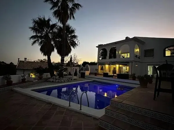 Villa de Lujo 5 habitaciones 231m² en venta - Capellanía
