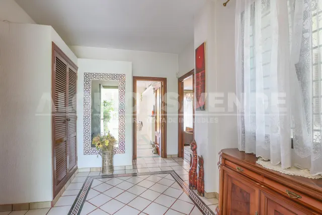 Exclusiva villa de lujo en Simón Verde: 1.150 m2 de parcela privada, gran piscina y bodega, a un paso de Sevilla. — 16