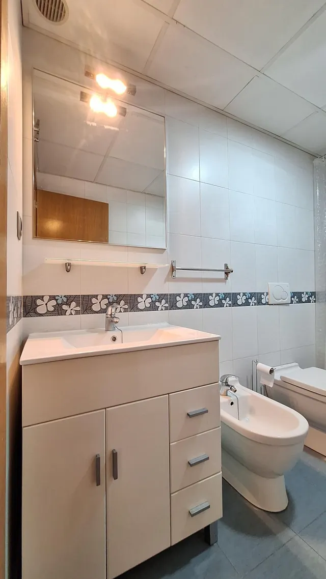 Apartamento de 1 dormitorio en la Calle Senda de Granada — 19