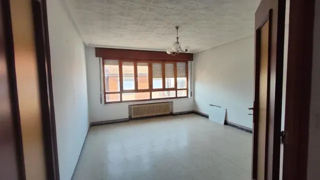 PISO PARA REFORMAR EN LA BAÑEZA — 2