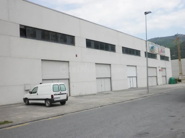 Se alquila nave industrial en Polígono Akaborro en Irurtzun - foto 4