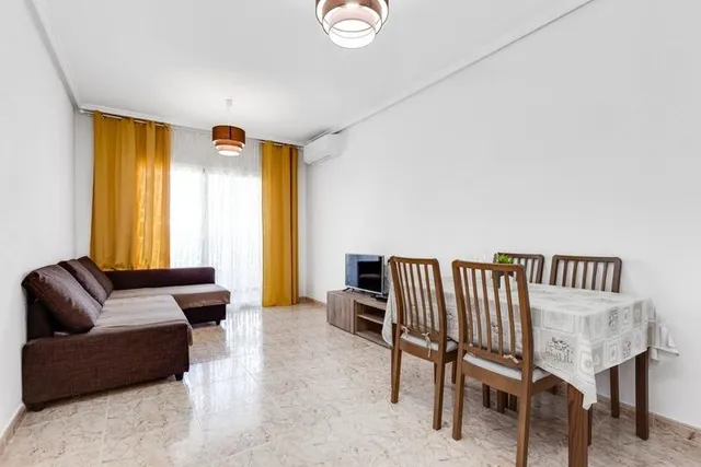 Increíble apartamento de 2 dormitorios cerca de la playa en Torrevieja — 11