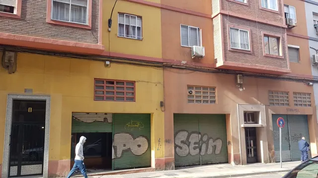 AVDA NAVARRA - 106 m2 de LOCAL COMERCIAL A PIE DE CALLE. — 18