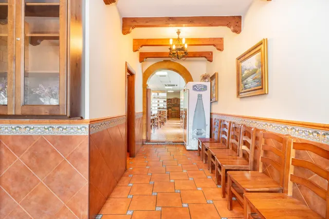 Hostal-Restaurante con magnifica casa anexa — 13