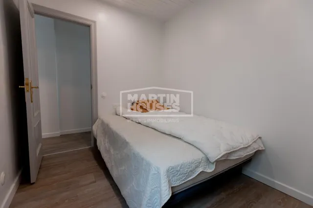 Ático reformado en pleno centro de la capital con terraza, vistas y parking doble — 11