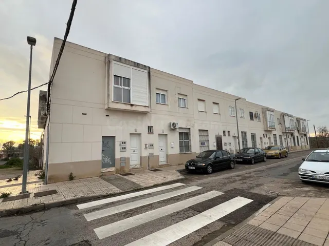 CASABANCO VENDE PLAZA DE GARAJE EN CÁCERES - foto 4