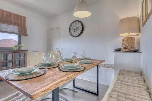 Finca independiente con jardín privado y vistas abiertas en Las Cabreras, Lanzarote. — 24