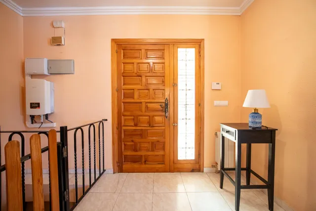 Chalet independiente en parcela esquinera de 515 m2 con gran garaje en Maravisa — 16