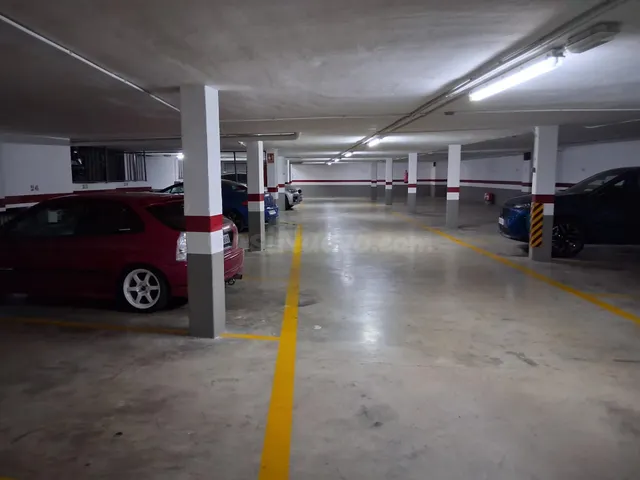 Amplia Plaza de Parking en Zona Avenida Alcora, Castellón