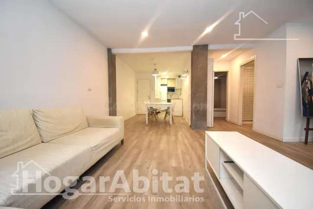 ¡OPORTUNIDAD! BAJO BONITO, LUMINOSO Y REFORMADO CON PATIO, T - foto 4