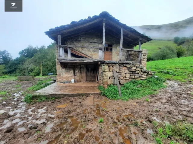 CONJUNTO DE 3 CABAÑAS PASIEGAS INDEPENDIENTES EN VEGA DE PAS - foto 2