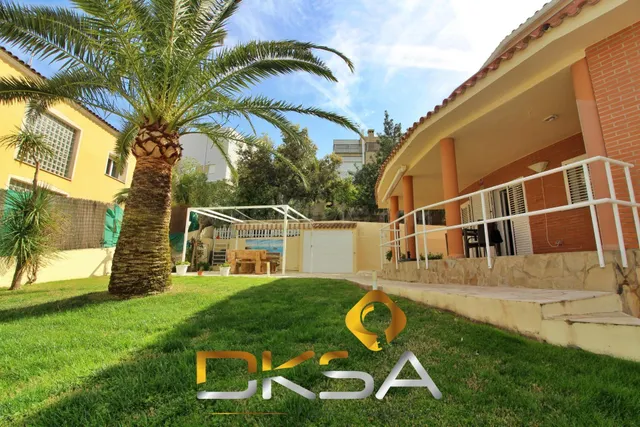 Imponente chalet en venta en Oropesa - foto 3