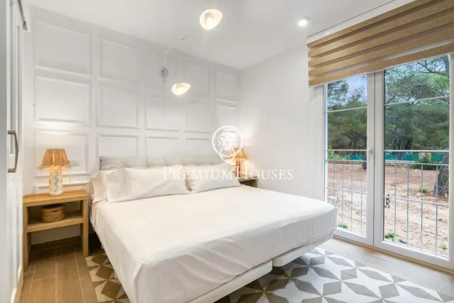 Casa con piscina y jardín en Sant Jordi d'Alfama — 35