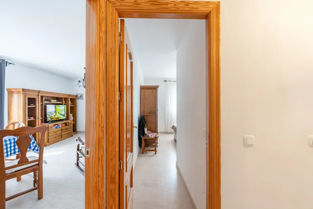 Ático Exclusivo en Roquetas de Mar con Amplia Terraza y Piscina Comunitaria — 28
