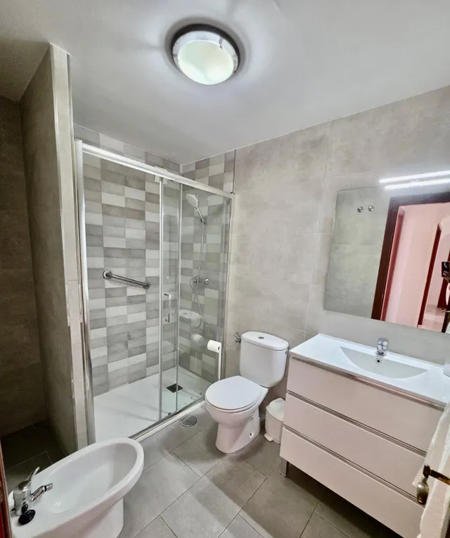 AMPLIO Y LUMINOSO APARTAMENTO DE 3 DORMITORIOS • BENALMÁDENA — 9