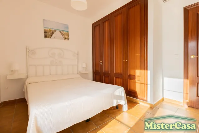 Exclusiva !!casa adosada en esquina con patio privado, piscina y aparcamiento propio en costa ballena, Rota — 36