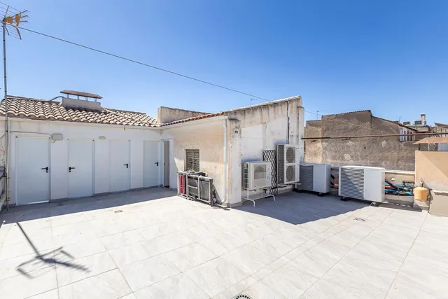 GRAN PISO EN CALLE RECOGIDAS — 32