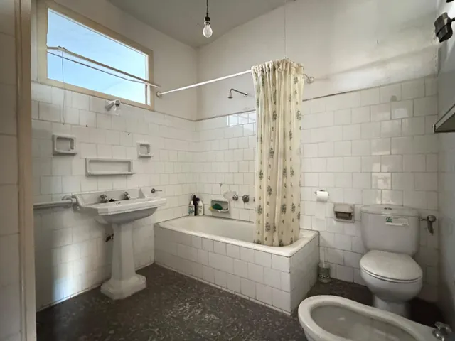 CASA UNIFAMILIAR IDEAL PARA INVERSORES — 28