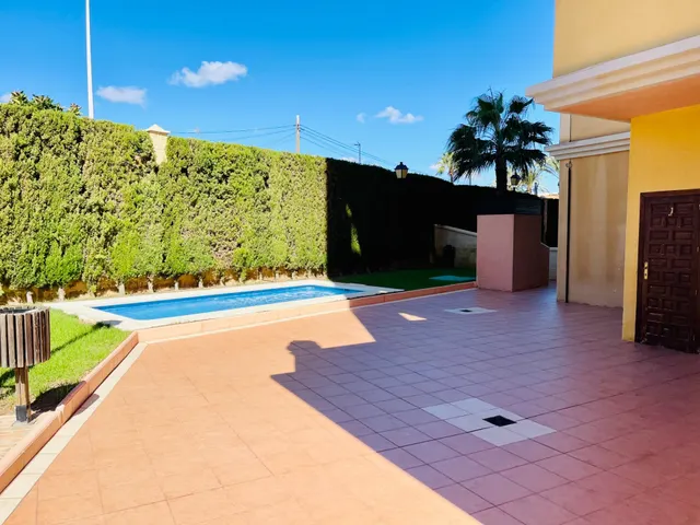 Apartamento de 3 Dormitorios con vistas al mar — 24