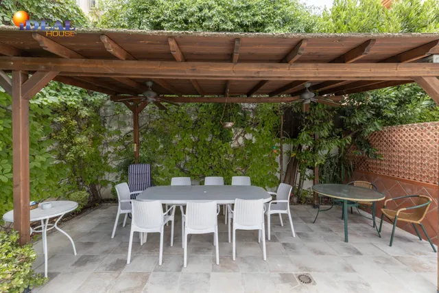Chalet pareado con piscina, jardín y bonitas vistas a Granada en La Zubia — 11
