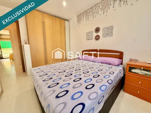 Se vende piso en primera línea con piscina — 18