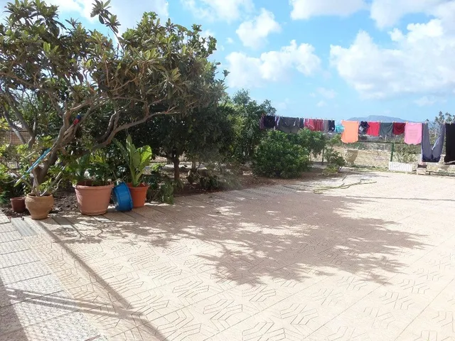 Fantástico restaurante de 370 m2, vivienda  2 plantas de 400m2 y terreno rústico de 6.912m2 LA GUIA — 3