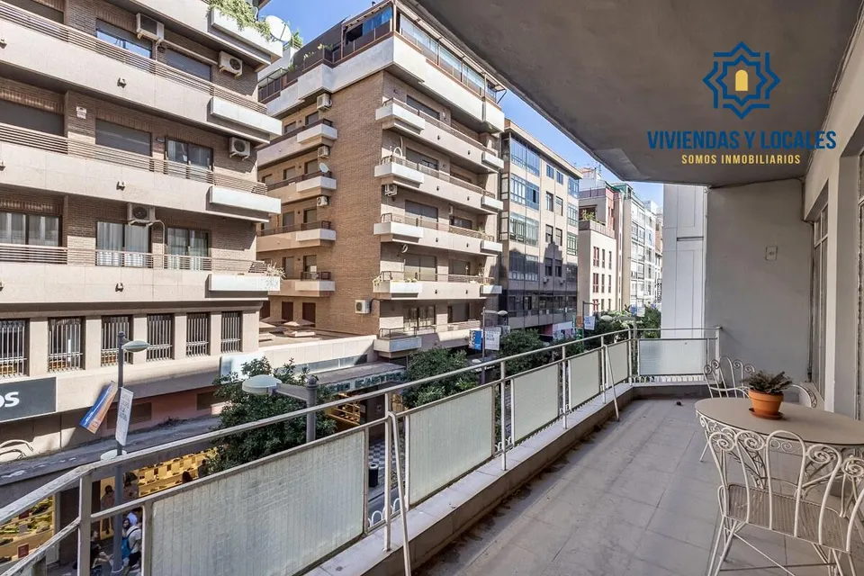 GRAN PISO EN CALLE RECOGIDAS