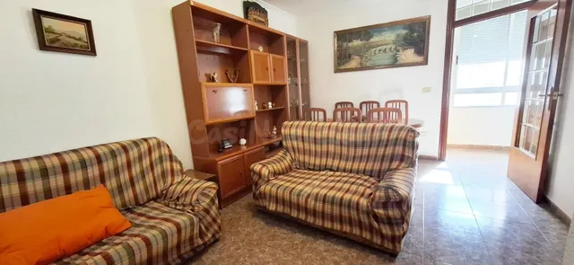Casa espaciosa con gran potencial de reforma en zona Norte –
