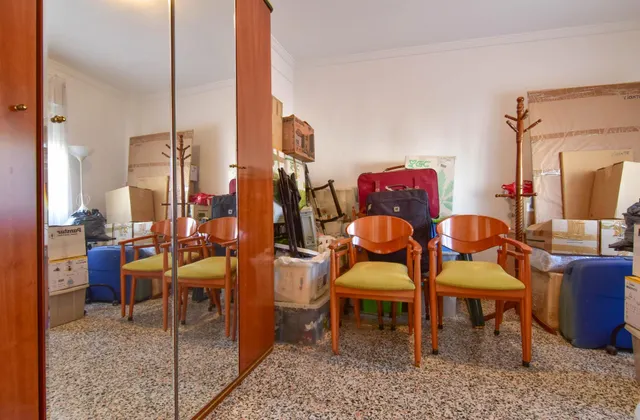¡Oportunidad única en Picassent! Casa en buen estado con gran potencial — 17