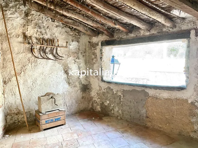 Casa a la venta en Alfafara. — 18