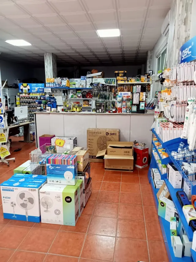 OPORTUNIDAD DE LOCAL COMERCIAL EN BURGUILLOS, SEVILLA. - foto 3