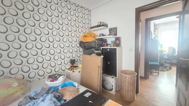 PISO VENTA SALAMANCA. Urbis te ofrece un piso en venta en la zona de Capuchinos-Glorieta-Ciudad Jardín, Salamanca. — 48