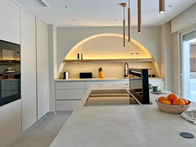 Espectacular vivienda reformada con jardín privado en Palm Beach, Marbella — 28